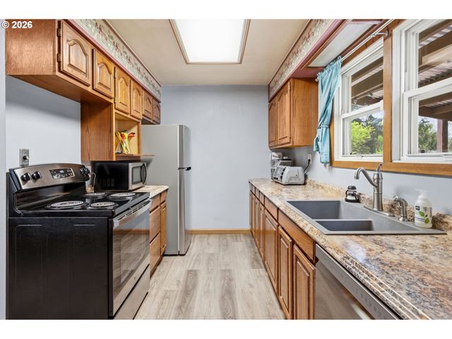 2537 WOOD Ave, Eugene, OR 97402