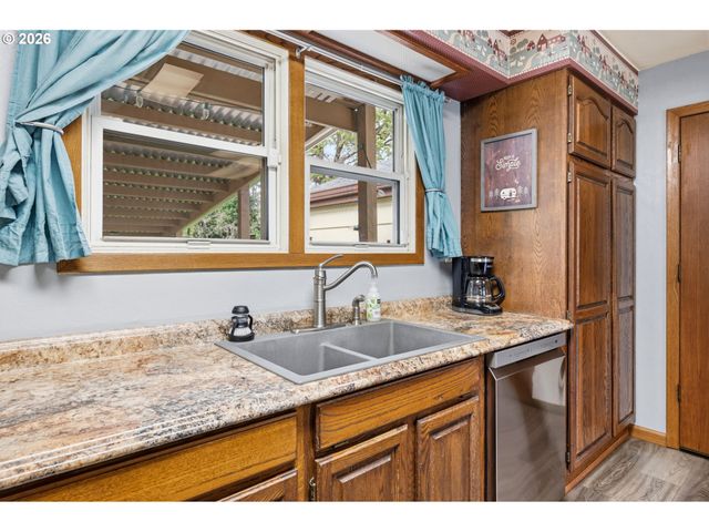 2537 WOOD Ave, Eugene, OR 97402