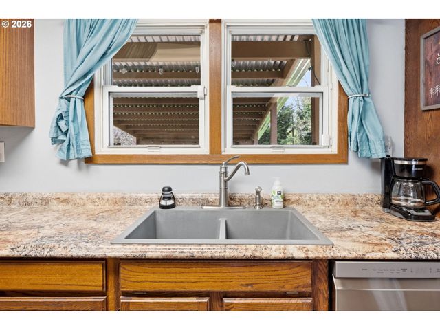 2537 WOOD Ave, Eugene, OR 97402