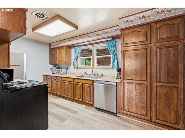 2537 WOOD Ave, Eugene, OR 97402