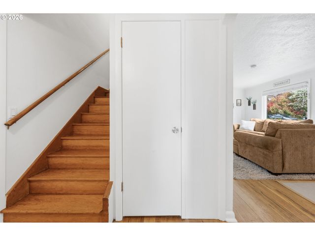 2537 WOOD Ave, Eugene, OR 97402