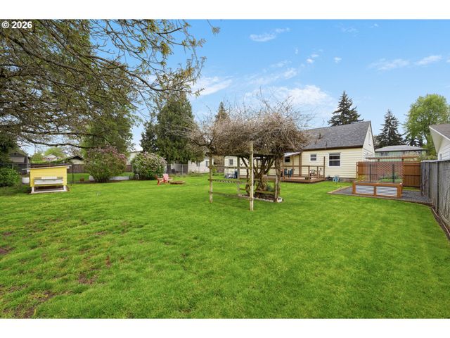 2537 WOOD Ave, Eugene, OR 97402