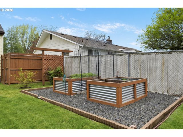 2537 WOOD Ave, Eugene, OR 97402