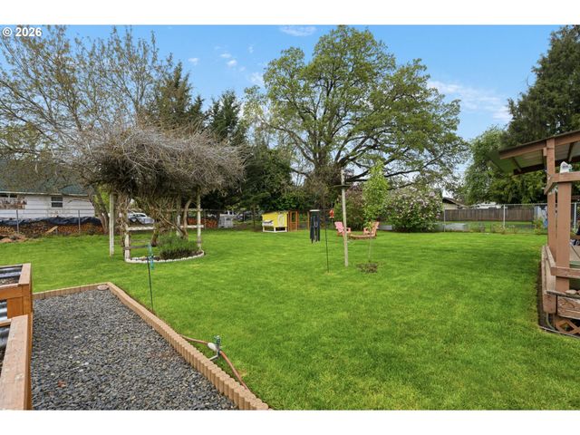 2537 WOOD Ave, Eugene, OR 97402