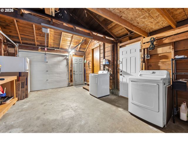 2537 WOOD Ave, Eugene, OR 97402