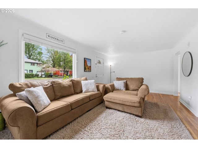 2537 WOOD Ave, Eugene, OR 97402