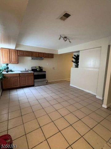 367 Hawthorne Ave, Newark City, NJ 07112