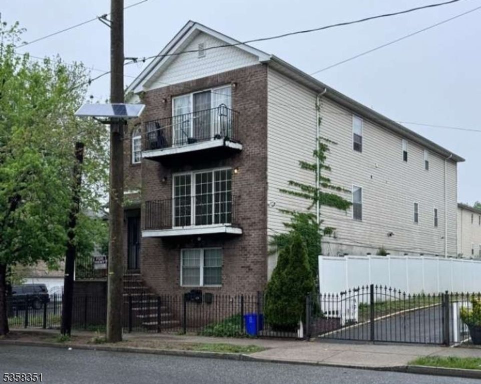 367 Hawthorne Ave, Newark City, NJ 07112