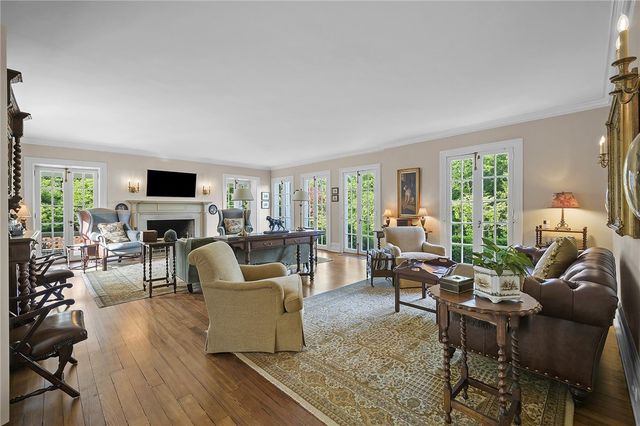 526 Scaife Road, Sewickley Heights, PA 15143