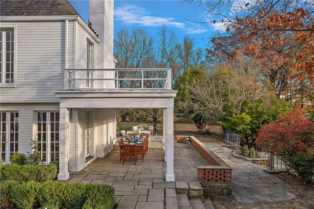 526 Scaife Road, Sewickley Heights, PA 15143