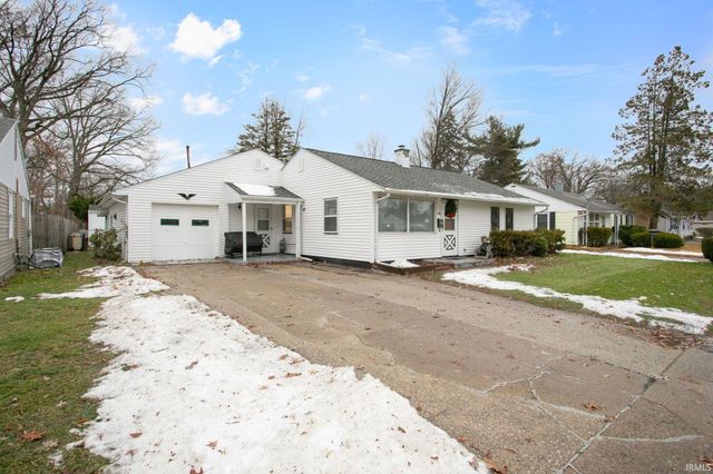 403 Manchester Drive, South Bend, IN 46615