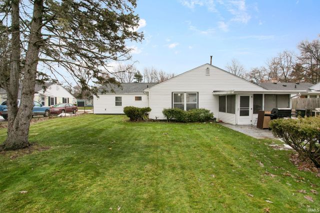 403 Manchester Drive, South Bend, IN 46615