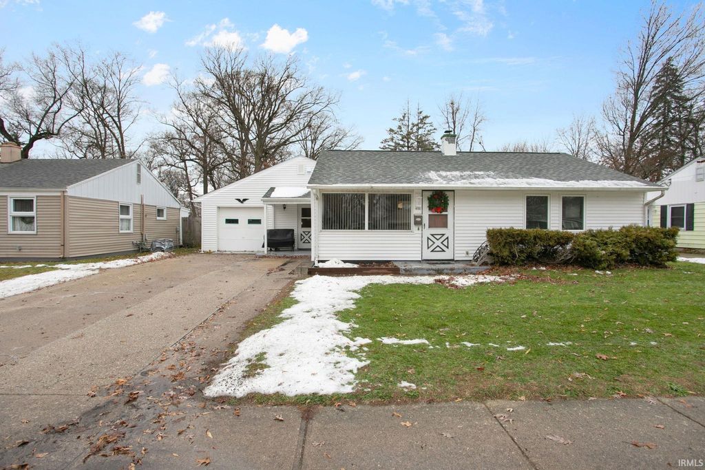 403 Manchester Drive, South Bend, IN 46615