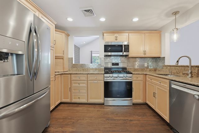 15 First St A2, Salem, MA 01970