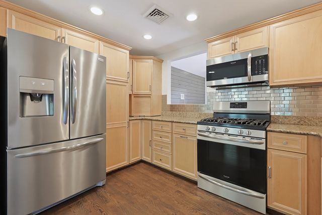 15 First St A2, Salem, MA 01970