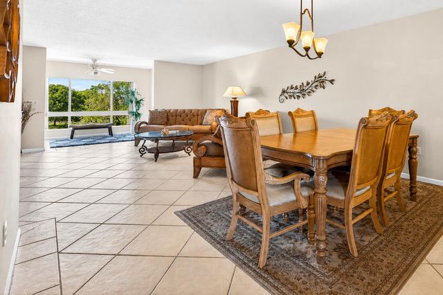5906 CRYSTAL SHORES Drive 404, Boynton Beach, FL 33437
