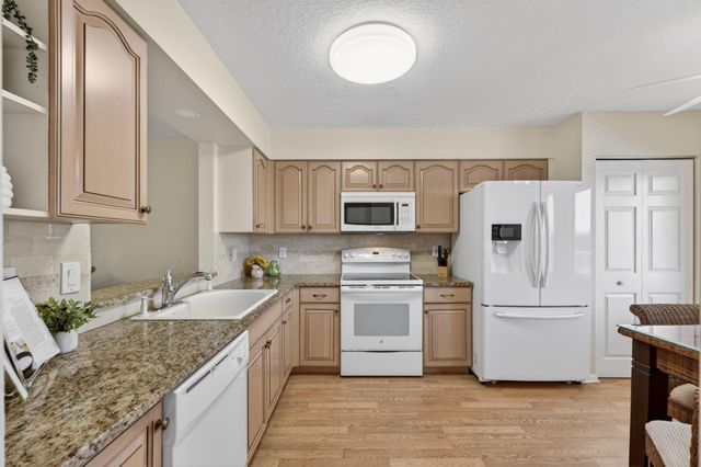 5906 CRYSTAL SHORES Drive 404, Boynton Beach, FL 33437