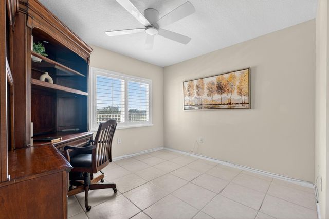 5906 CRYSTAL SHORES Drive 404, Boynton Beach, FL 33437