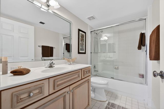5906 CRYSTAL SHORES Drive 404, Boynton Beach, FL 33437