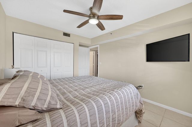 5906 CRYSTAL SHORES Drive 404, Boynton Beach, FL 33437