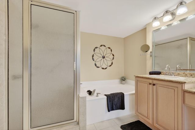 5906 CRYSTAL SHORES Drive 404, Boynton Beach, FL 33437