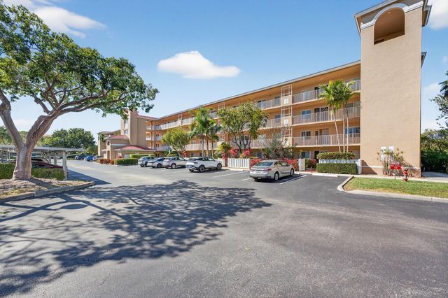 5906 CRYSTAL SHORES Drive 404, Boynton Beach, FL 33437