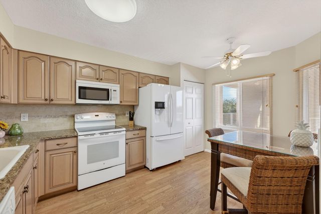 5906 CRYSTAL SHORES Drive 404, Boynton Beach, FL 33437