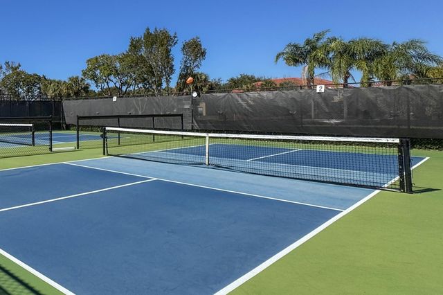 5906 CRYSTAL SHORES Drive 404, Boynton Beach, FL 33437