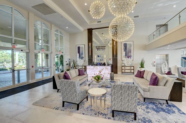 5906 CRYSTAL SHORES Drive 404, Boynton Beach, FL 33437