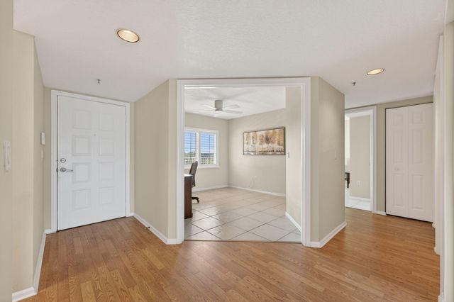 5906 CRYSTAL SHORES Drive 404, Boynton Beach, FL 33437