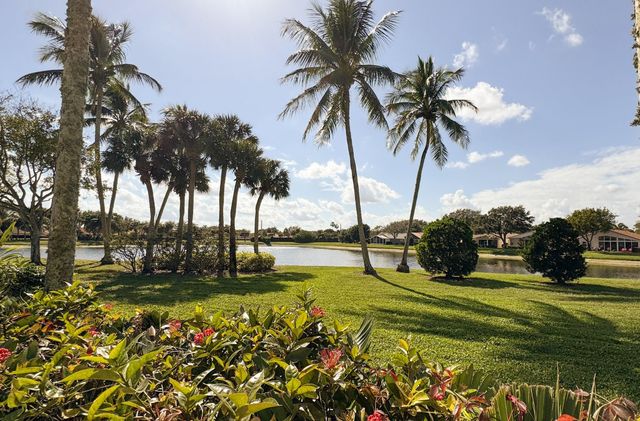 5906 CRYSTAL SHORES Drive 404, Boynton Beach, FL 33437
