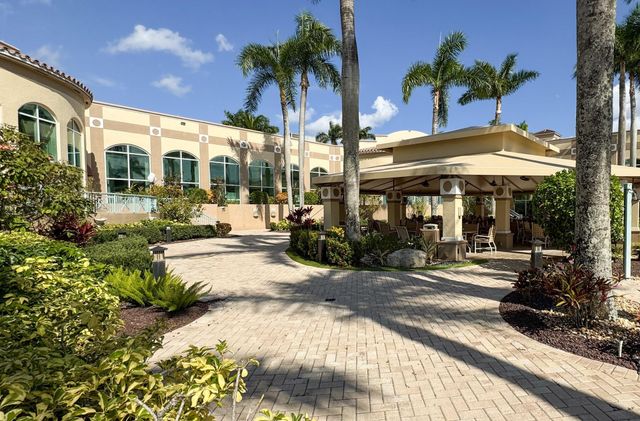 5906 CRYSTAL SHORES Drive 404, Boynton Beach, FL 33437