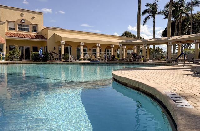 5906 CRYSTAL SHORES Drive 404, Boynton Beach, FL 33437