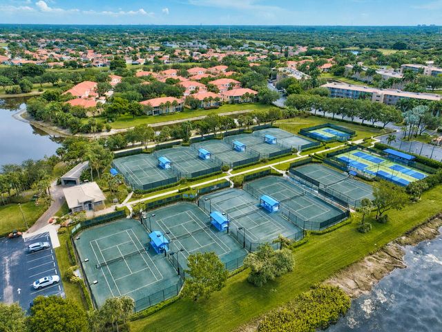 5906 CRYSTAL SHORES Drive 404, Boynton Beach, FL 33437