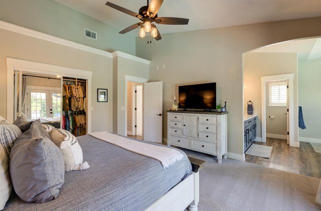 1812 E Oakmont Avenue, Fresno, CA 93730