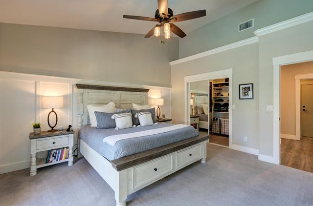 1812 E Oakmont Avenue, Fresno, CA 93730