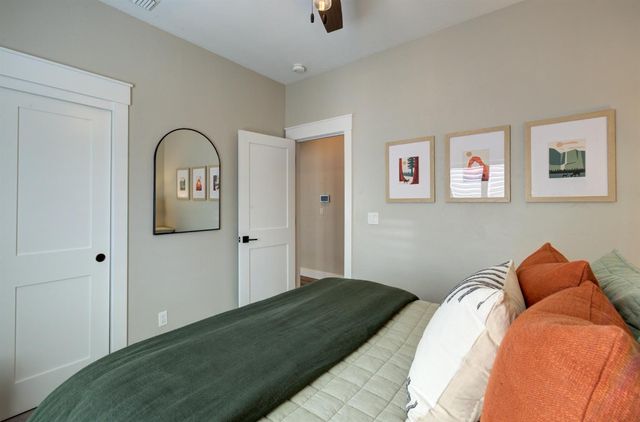 1812 E Oakmont Avenue, Fresno, CA 93730