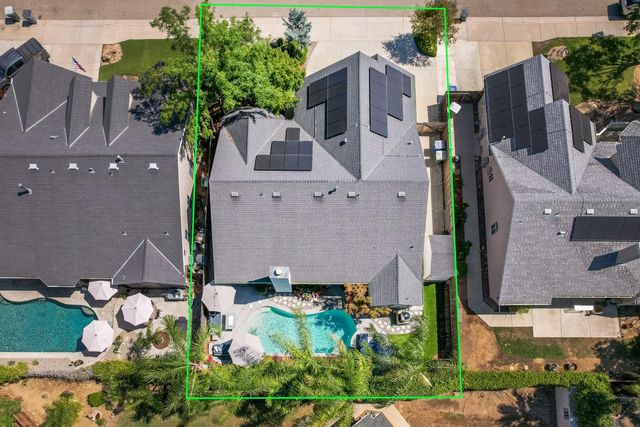 1812 E Oakmont Avenue, Fresno, CA 93730