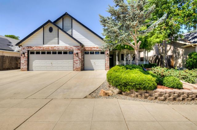 1812 E Oakmont Avenue, Fresno, CA 93730
