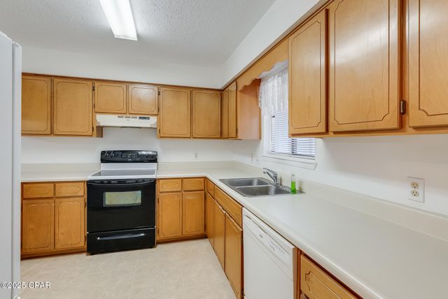 1025 W 11th Court, Panama City, FL 32401