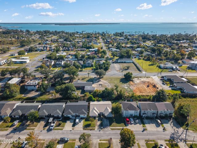 1025 W 11th Court, Panama City, FL 32401