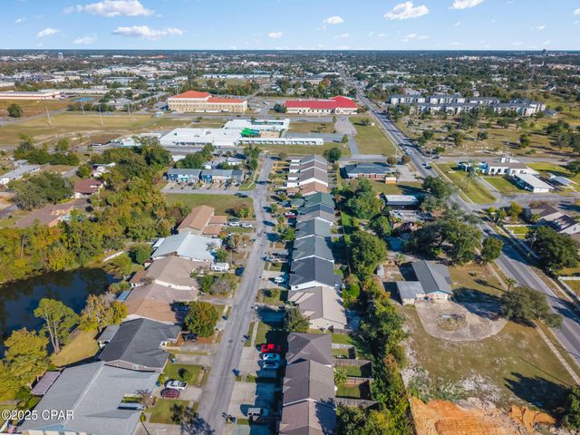 1025 W 11th Court, Panama City, FL 32401