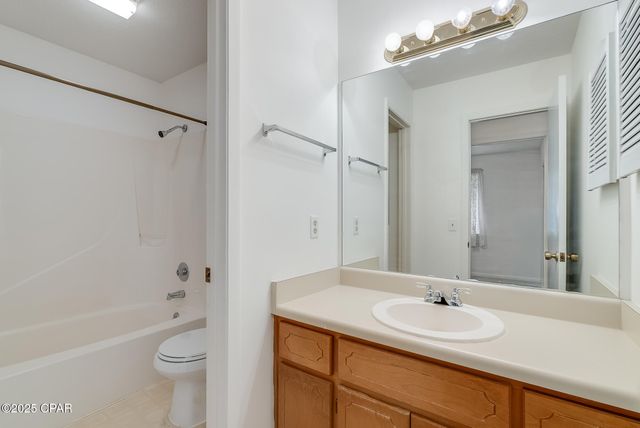 1025 W 11th Court, Panama City, FL 32401