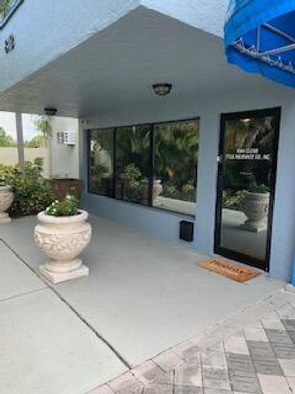 812 SE 8th Avenue, Deerfield Beach, FL 33441