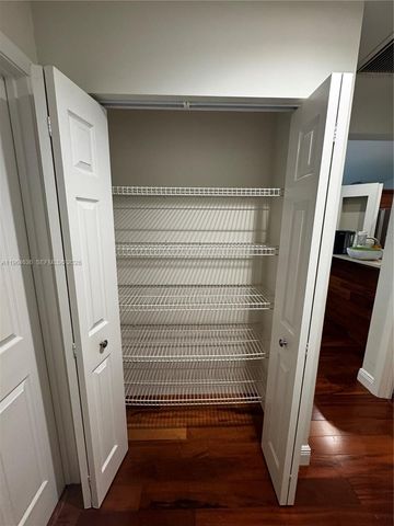 1536 Presidio Drive, Weston, FL 33327