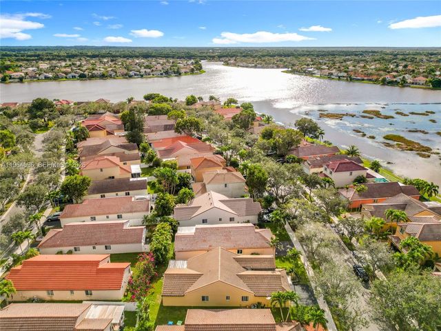 1536 Presidio Drive, Weston, FL 33327