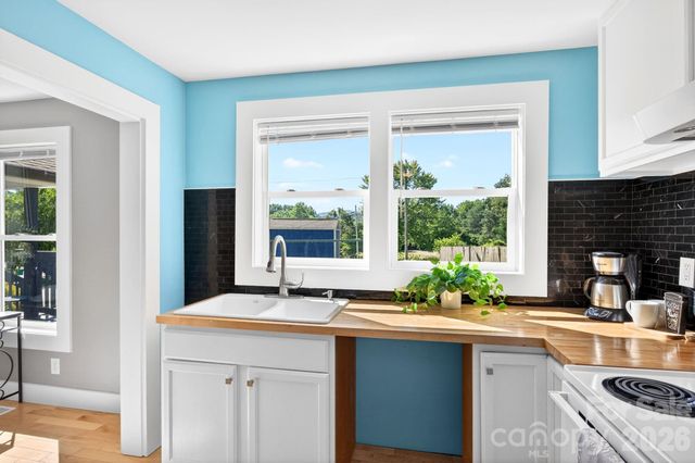 440 Carolina Avenue, Brevard, NC 28712