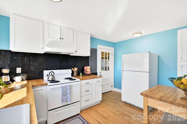 440 Carolina Avenue, Brevard, NC 28712