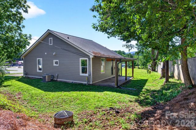 440 Carolina Avenue, Brevard, NC 28712