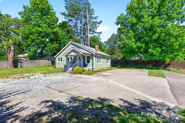 440 Carolina Avenue, Brevard, NC 28712